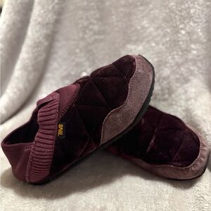 Teva Maroon Quilted Slippers